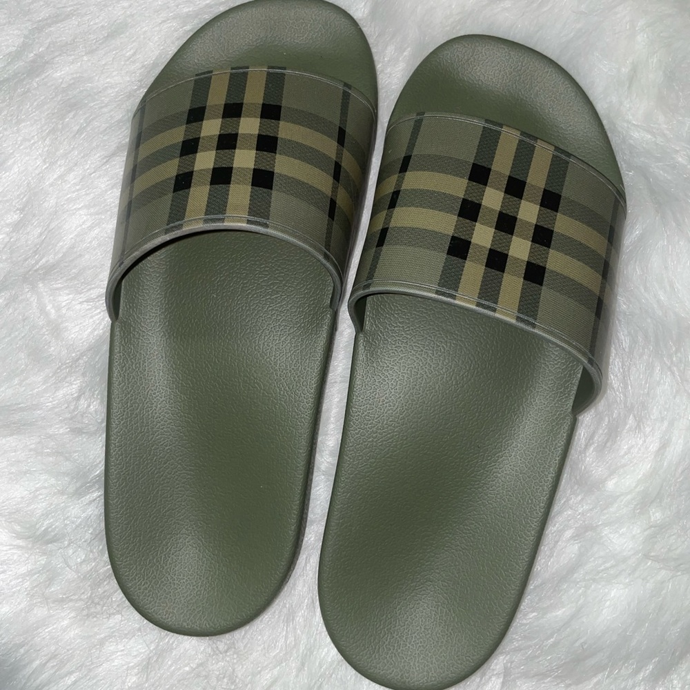 ARMY GREEN BURBERRY SLIDES